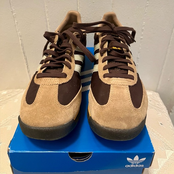 Adidas originals 72 RS Men 7.5 Women 9.5  OR 40 2/3 - Picture 2 of 6